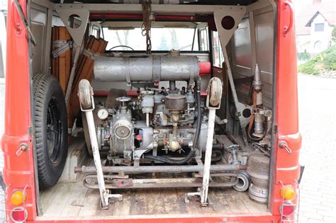 Schemat Żuka A15 z widocznym wyposażeniem strażackim