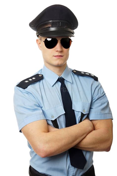 zdjęcie Mateusza w mundurze strażackim, uśmiechnięty