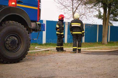 Thematic photo of OSP firefighters in action in a rural setting