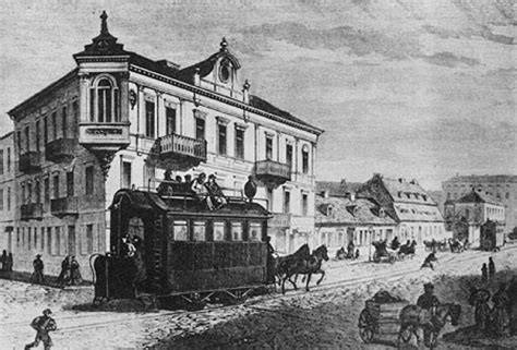 Historyczne zdjęcie tramwaju konnego na ulicy Muranowskiej w Warszawie