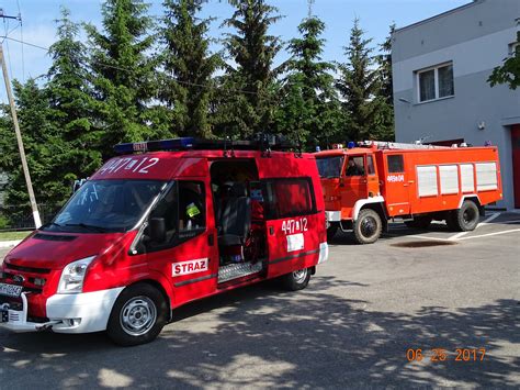 Photo of a modern fire truck with OSP Wola Kopcowa firefighters