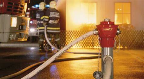 Hydrant Hawle H4 w akcji podczas pożaru
