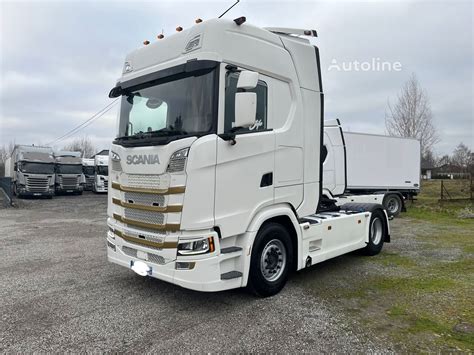 Zdjęcie przedstawiające ciężki samochód Scania P360 i ciągnik siodłowy Scania G500 OSP Cisie
