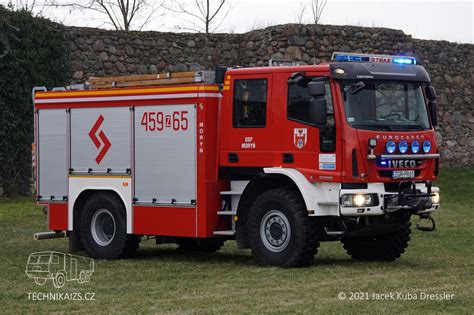 Wnętrze kabiny i wyposażenie średniego samochodu Iveco EuroCargo OSP Cisie