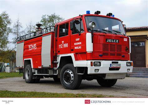 Zdjęcie ciężkiego samochodu ratowniczo-gaśniczego Jelcz 442 OSP Rudnik Wielki po modernizacji