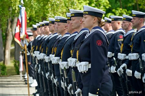zdjęcie Orkiestry OSP w Białobrzegach w galowych mundurach podczas uroczystości państwowych