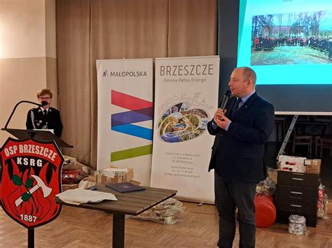 Zdjęcie: Uroczyste przekazanie sprzętu strażackiego strażakom OSP