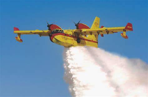 Samolot gaśniczy Canadair w akcji nad Hiszpanią