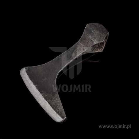 zdjęcie nowoczesnego topora strażackiego TOOLS AXE