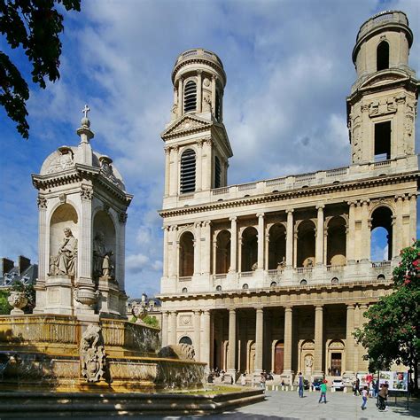 Zewnętrzna architektura kościoła Saint-Sulpice w Paryżu z widocznymi charakterystycznymi wieżami