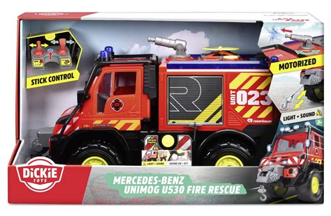 Zdjęcie zabawkowego wozu strażackiego Mercedes Unimog U530 od Dickie Toys z armatką wodną i dronami