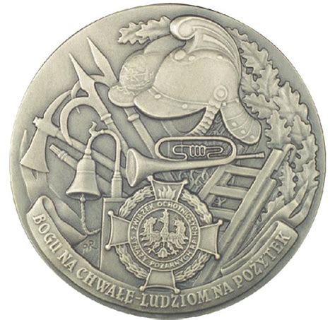 Awers i rewers Medalu Honorowego im. Bolesława Chomicza z popiersiem i symbolami strażackimi