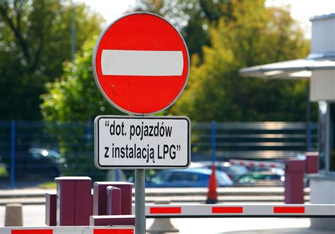 Znak zakazu przekazywania pojazdów PSP do OSP