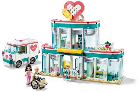 Dzieci bawiące się zestawem LEGO Friends Szpital