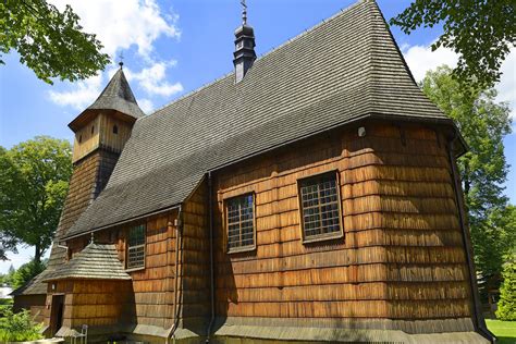 Drewniany kościół barokowy w Buku