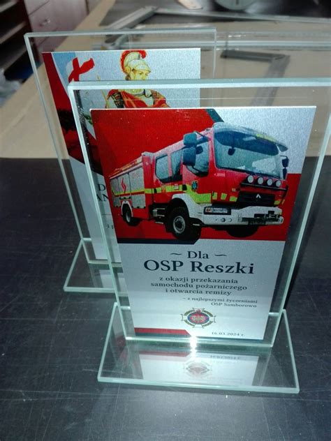 Przykład grawerowanego drewnianego pudełka z motywem strażackim