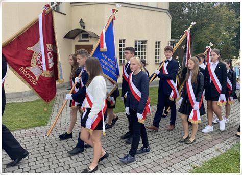 uroczystości 100-lecia OSP Grobla, ceremonia wręczenia nagród, poczet sztandarowy, strażacy