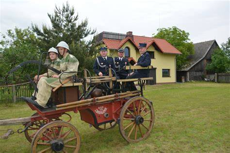 historyczna sikawka konna strażacka
