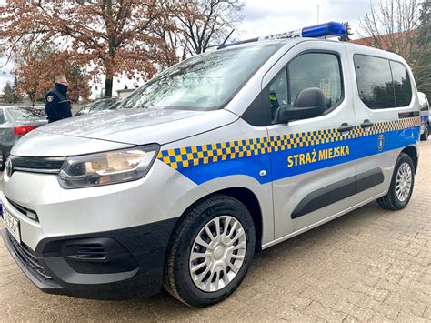 Nowy samochód Straży Miejskiej w Suchej Beskidzkiej