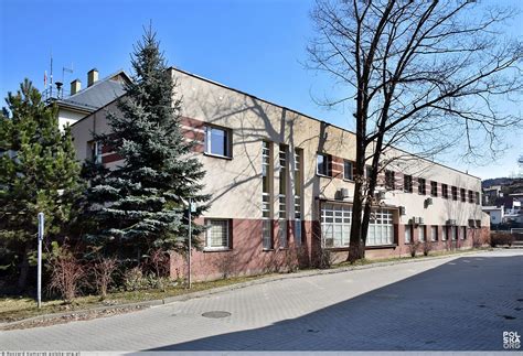Budynek Urzędu Miasta Sucha Beskidzka lub siedziba Straży Miejskiej