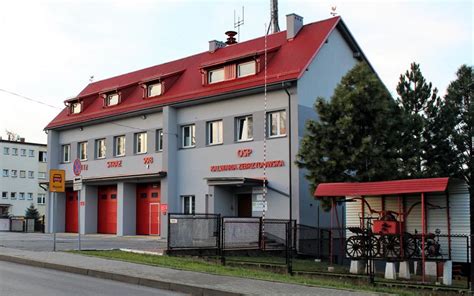 Zabytkowa remiza OSP Kałuszyn przed i po remoncie