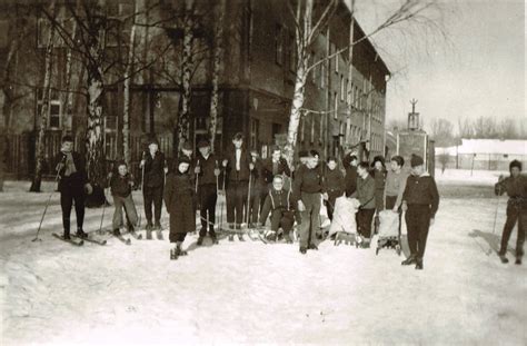 Grupa strażaków ochotników podczas ćwiczeń