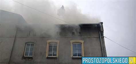 zdjęcie płonącej kamienicy w Inowrocławiu