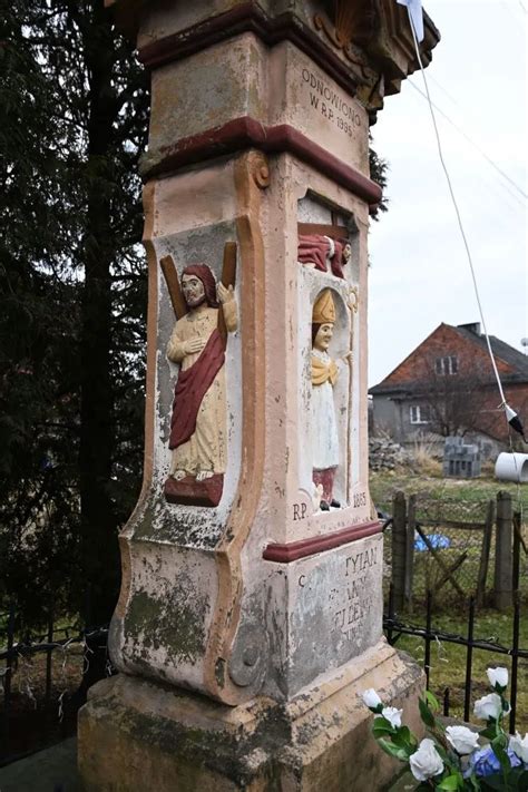 Zdjęcie jednej ze starych kapliczek w Wolicy