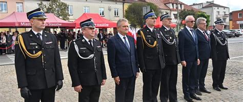 Uroczystość jubileuszowa Ochotniczej Straży Pożarnej w Mroczenku, poczty sztandarowe i goście