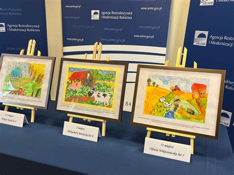 nagradzanie laureatów konkursu plastycznego w Białobrzegach