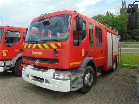 Zdjęcie średniego samochodu ratowniczo-gaśniczego Renault Premium 260 Camiva w akcji