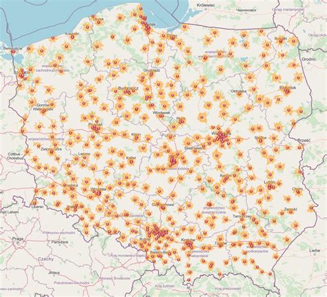 Mapa rozmieszczenia jednostek PSP i OSP w Polsce z zaznaczeniem liczby strażaków