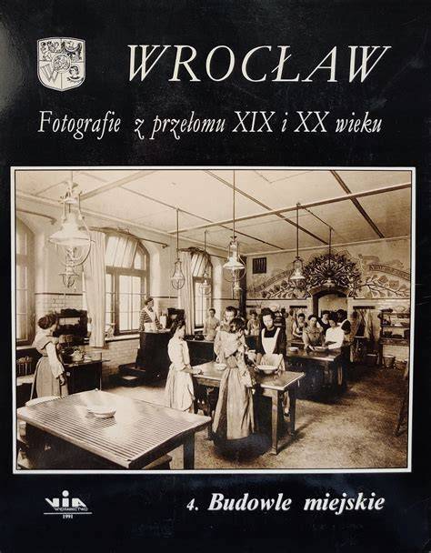 Historyczne zdjęcie strażaków i sprzętu gaśniczego z przełomu XIX i XX wieku