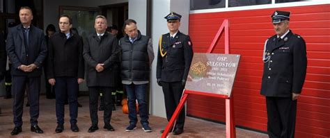 zdjęcie tablicy pamiątkowej z okazji 100-lecia OSP Sadki