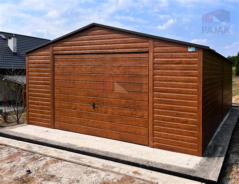 Przykładowe zdjęcia gotowych garaży drewnianych o różnej wielkości