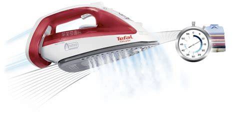 zdjęcie żelazka Tefal Easygliss FV3922 w użyciu, pokazujące łatwość prasowania
