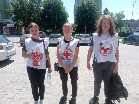 Wolontariusze PCK i WOPR podczas ćwiczeń
