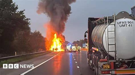 Thematic photo of a car fire on the road