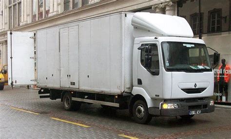 Zdjęcie historyczne lub schemat ewolucji modelu Renault Midlum