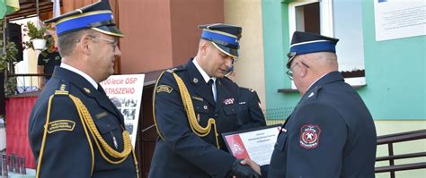 Uroczystość jubileuszu OSP, strażacy i zaproszeni goście