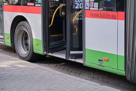 schemat przedstawiający rozprzestrzenianie się ognia w autobusie podczas testów