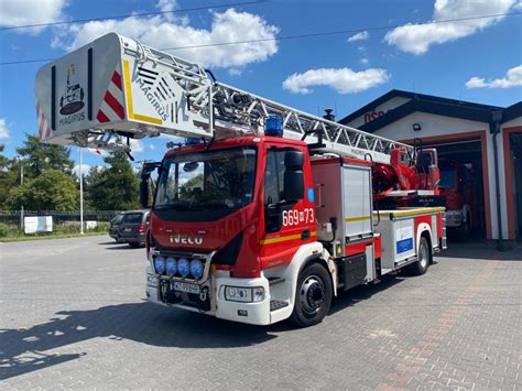 Nowa 3-przęsłowa drabina wysuwana OSP Tuchomie podczas ćwiczeń