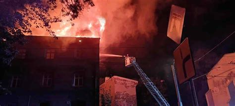 fotografia dymiącego budynku przy ulicy Hajduckiej