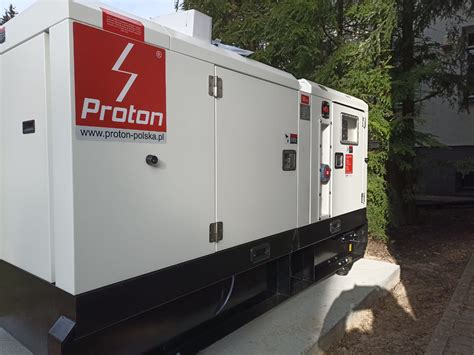 zdjęcie przedstawiające nowoczesny sprzęt ratowniczy, np. agregat prądotwórczy lub zapory przeciwpowodziowe