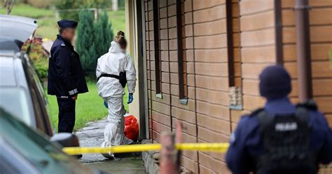 Zabezpieczone miejsce zbrodni na ulicy Tuwima w Łodzi