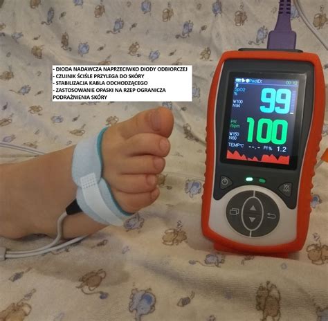 Pulsoksymetr na palcu pacjenta