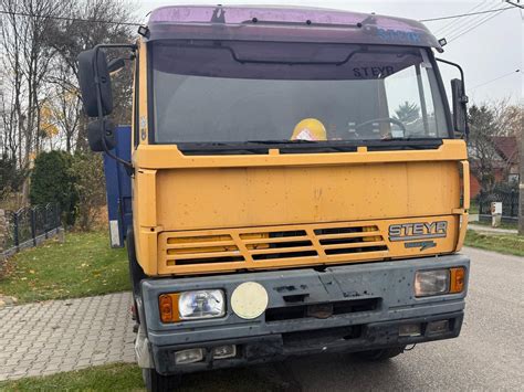 Ciężarówka Steyr serii 90 Plus z lat 70. z charakterystyczną kabiną