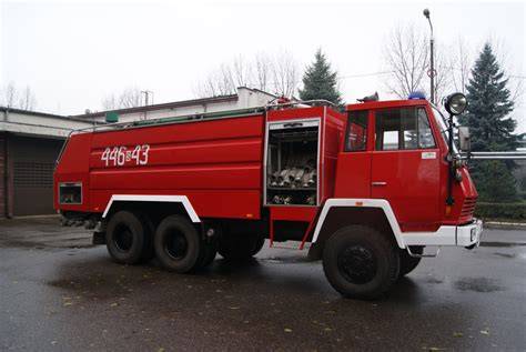 Steyr 1490 w służbie straży pożarnej z zabudową Rosenbauer