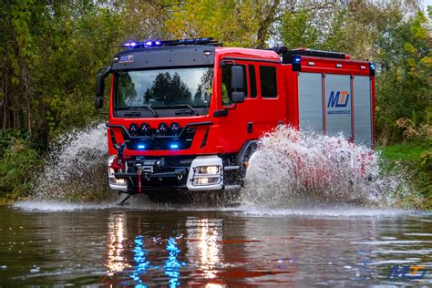 Wóz strażacki MAN TGM 18.320 4x4 w akcji