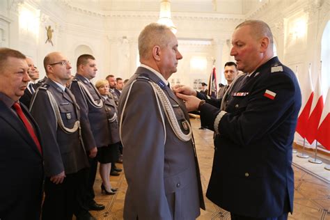 Uroczystość wręczenia odznaczeń strażakom w Białogardzie